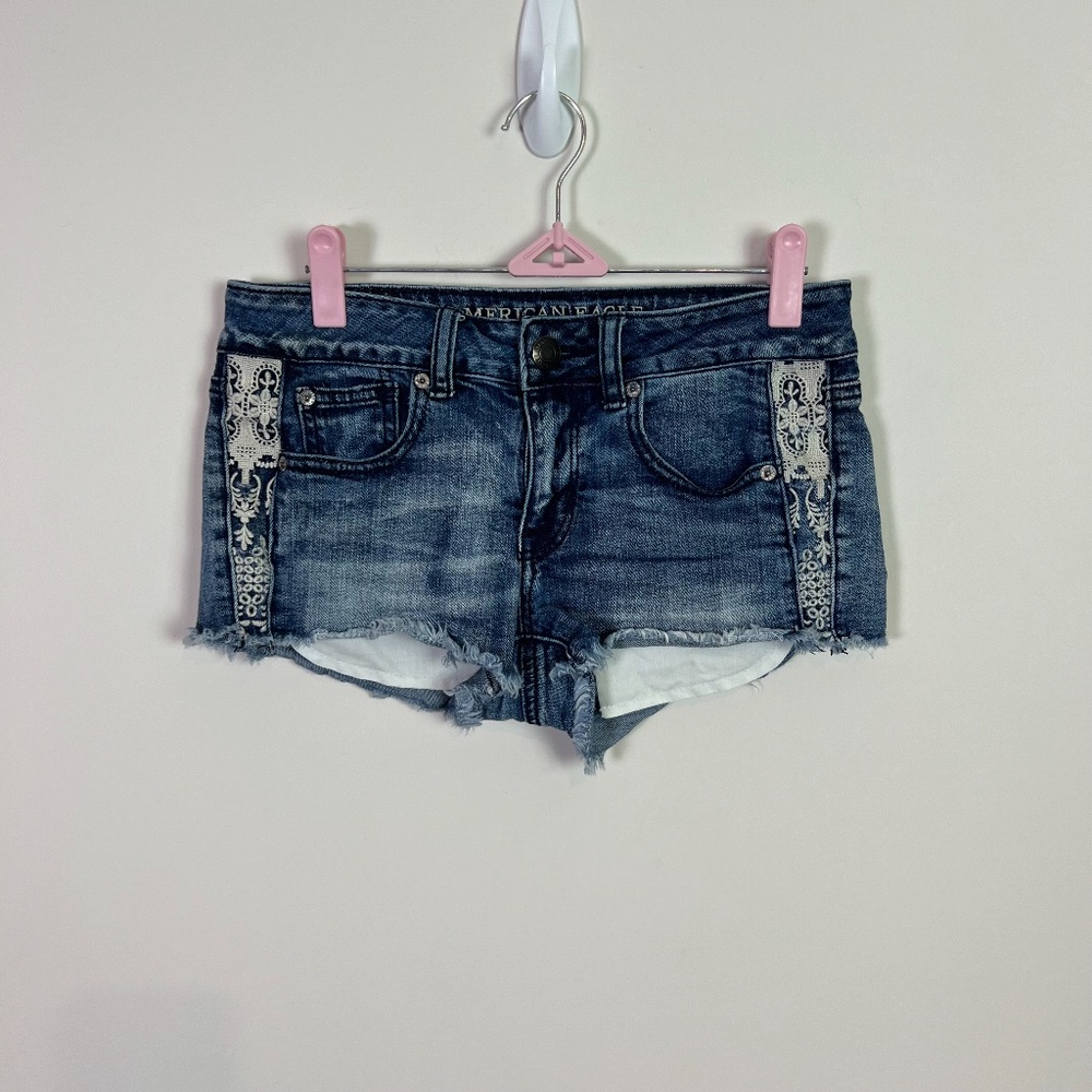 American Eagle Outfitters Lace Accent Shortie Denim Jean Shorts Women Size 2